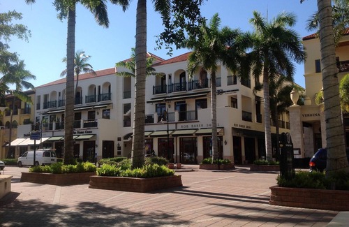 Old Naples Apartment | Ingram Building 5th Avenue South #305