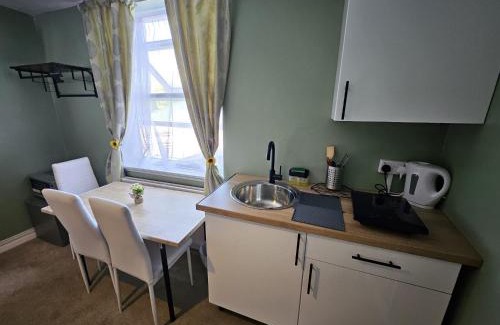 Southsea Apartment | Inn By The Sea, PORTSMOUTH, Parking EV 22kW Available