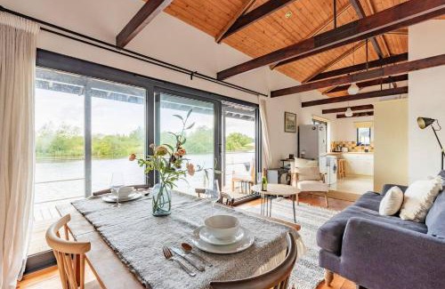 Brundall House | Innisfree House By Leap Escapes