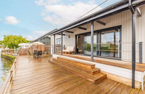 Brundall House | Innisfree House By Leap Escapes