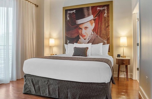 Central Business District Hotel | Innovative Décor in heart of Theater District!