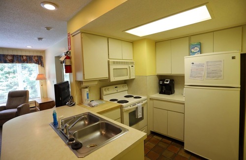 Waterville Valley Condo | Inns of Waterville Valley one bedroom condo next door to Town Square! (305)