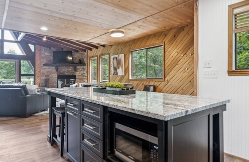 Innsbrook Ski Chalet | Innsbrook Lakeside Chalet with Private Dock
