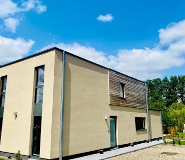 Hasselt House | Inova Guesthouse - Comfort Room with Private Bathroom and Access to Shared Facilities