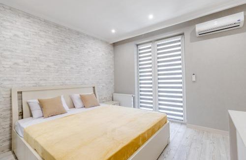 Lviv City Center Apartment | InshiApartments on Hazova str 3