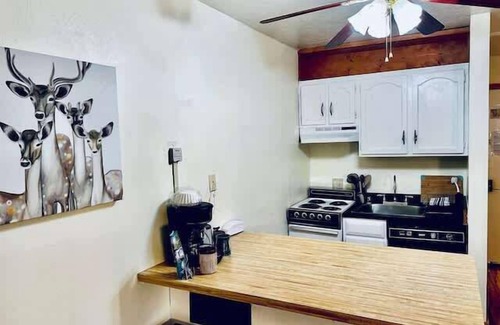 Yosemite National Park Apartment | Inside Yosemite Park-Cozy Corner Unit-Sleeps 4