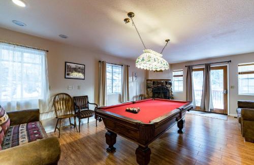 Yosemite West House | Inside Yosemite Winter Wonderland