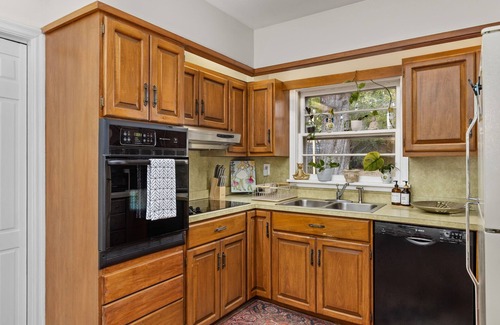 Florence House | Inspiring New Space, Sleeps 1-6, Best Area Downtown, Fast Wifi, New Mattresses