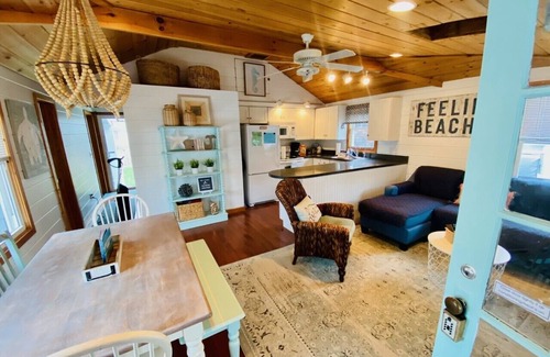 Old Lyme House | Insta-worthy Couples Retreat: Perfect for romantic getaway!