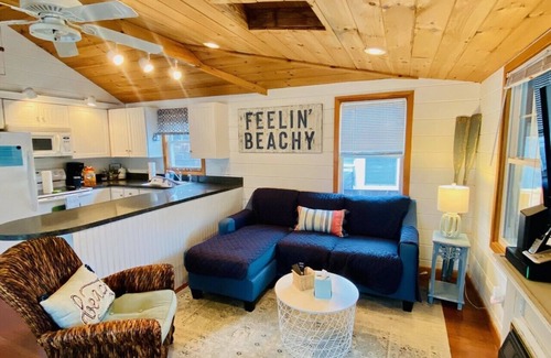 Old Lyme House | Insta-worthy Couples Retreat: Perfect for romantic getaway!