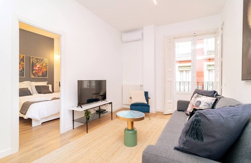 Barrio de La Latina Apartment | Insuperable Apto en La Latina C/Mediodía Grande