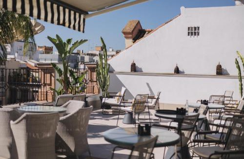 Encarnacion-Regina Hotel | Intelier Casa de Indias