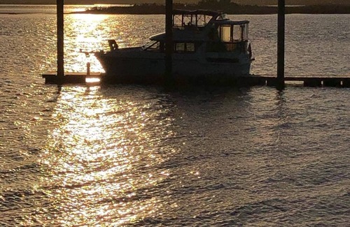 Southport Boat Rental | Intercoastal Sunsets from the Yacht