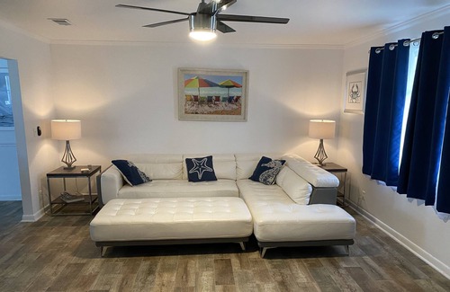 Isle of Palms House | Intercoastal waterfront home w/pool & Breathtaking Views 1mile from Mayo Clinc