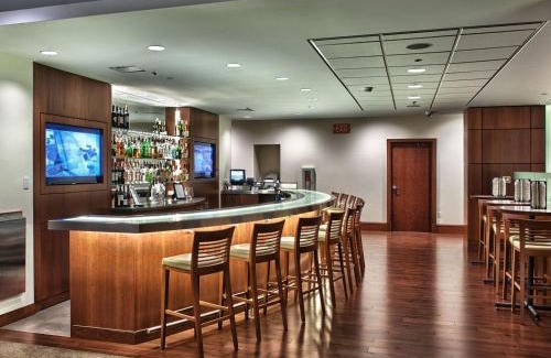 Cleveland Hotel | InterContinental Suites Hotel Cleveland by IHG