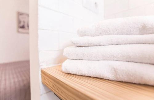 Embajadores Apartment | INTIMATE AND ARTISTIC FLAT WIFI PUERTA DEL SOL