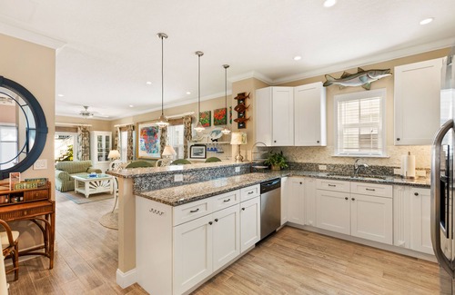 Old Town House | INTO THE MYSTIC ~ Adorable 2 Bedroom, 3 Bathroom Townhome w/Community Pool!