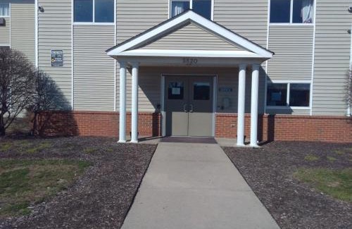 Pike Hotel | InTown Suites Extended Stay Indianapolis IN - Traders Point