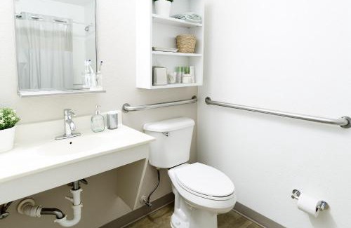 Southside Hotel | InTown Suites Extended Stay Jacksonville FL - Baymeadows