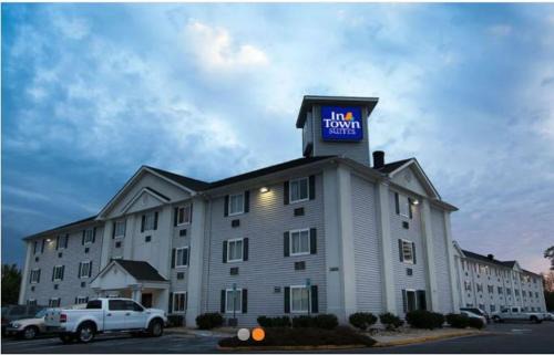 Bermuda Hotel | InTown Suites Extended Stay Richmond VA - Chester