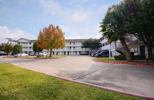 Stafford Hotel | Intown Suites Extended Stay Select Houston - Stafford