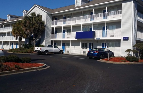 West Ashley Apartment | InTown Suites Extended Stay Charleston SC - West Ashley