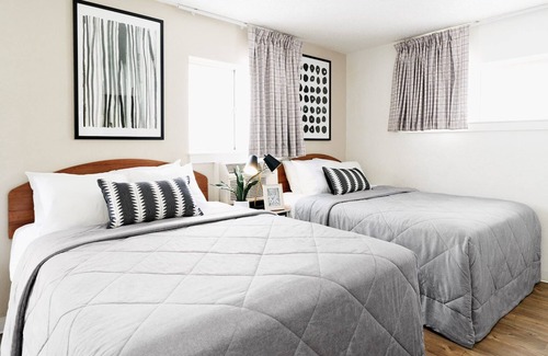 Charlotte Hotel | InTown Suites Extended Stay Select Charlotte NC - University