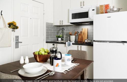 Twin Brook Hotel | InTown Suites Extended Stay Chattanooga TN - Hamilton Place