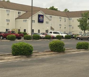 Huntsville Hotel | InTown Suites Extended Stay Huntsville AL - NASA
