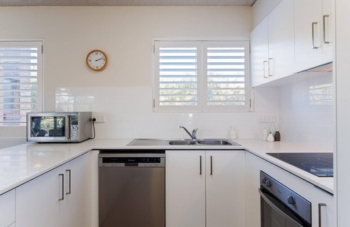 Nelson Bay Apartment | Intrepid, 1/3 Intrepid Close - Amazing views of Shoal Bay, only 100m from the Beach