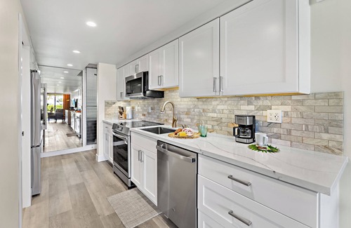 Kaanapali Condo | Intro Price: Newly Remodeled Ocean View "J" Studio, sleeps 4