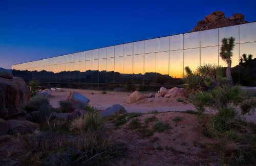 Monument Manor House | Invisible House Joshua Tree Modern Masterpiece