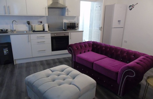 Bolton Apartment | Inviting 1-Bed Ground Floor Apartment in Bolton