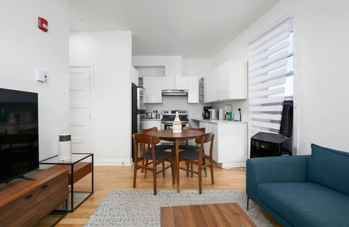 Plateau Mont Royal Apartment | Inviting 2BR1B in Gay Village & Downtown