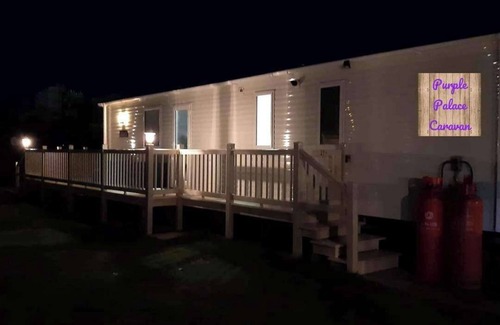 Skegness Cabin | Inviting beautiful 3-Bed Caravan in Ingoldmells