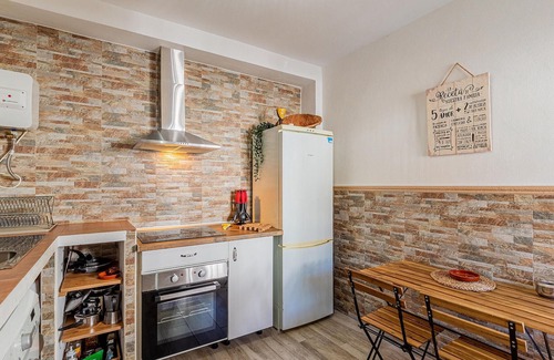 Calabazares House | Inviting cottage with fantastic mountain panorama.
