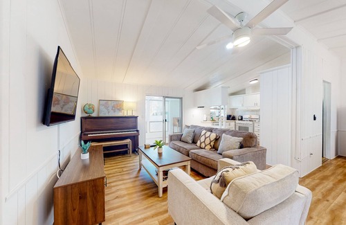Desert Hot Springs House | Inviting dog-friendly home with pool, tennis, grill, patio, central AC, & W/D