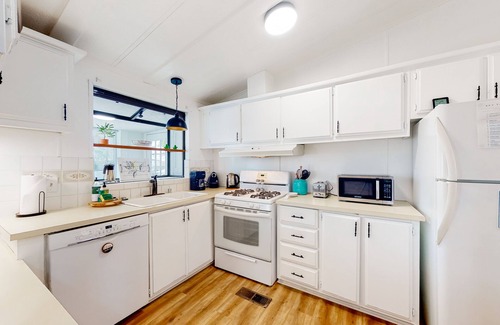 Desert Hot Springs House | Inviting dog-friendly home with pool, tennis, grill, patio, central AC, & W/D