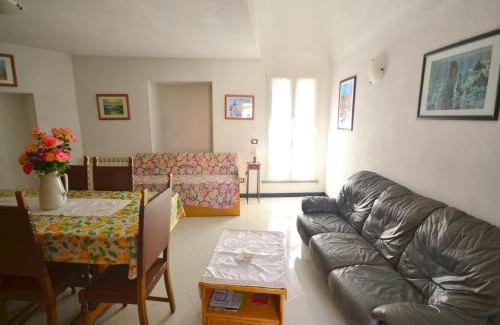 Rio House | Inviting Holiday Home with Terrace, Garden Furniture, BBQ