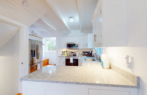 Buzzards Bay House | Inviting home + apartment near beach with furnished deck, yard, & grill