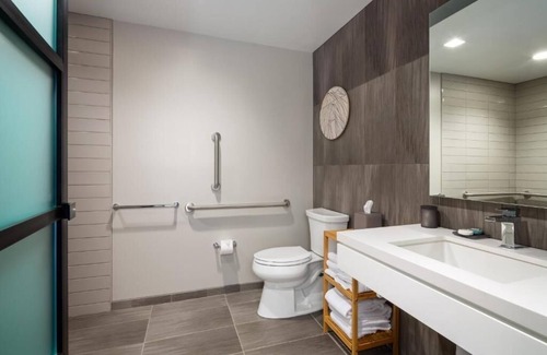 Logan Square Hotel | Inviting Suite Ideal for Executive Explorers, Near Philadelphia Museum of Art