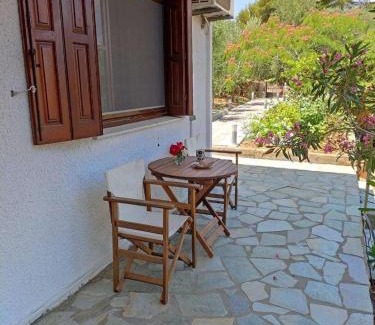 Monemvasia Apartment | Ioanna's sweet & cozy apartment with garden view