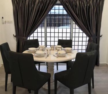 Tersusun Bercham House | Ipoh Family Villa-Spacious Stay for 21 or 42Pax