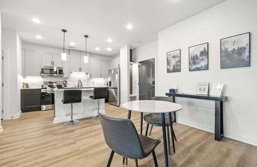 Westfield Apartment | IRIE Living Brand-New Lux 2BR | 8 Min Grd Park