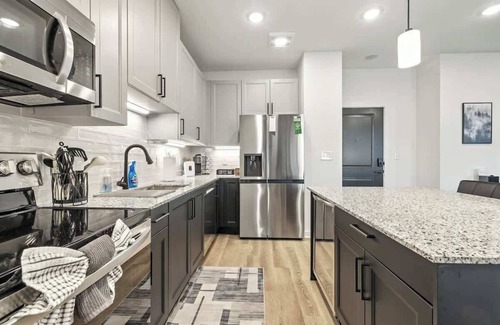 Westfield Apartment | IRIE Living Brand-New Lux 2BR | 8 Min Grd Park