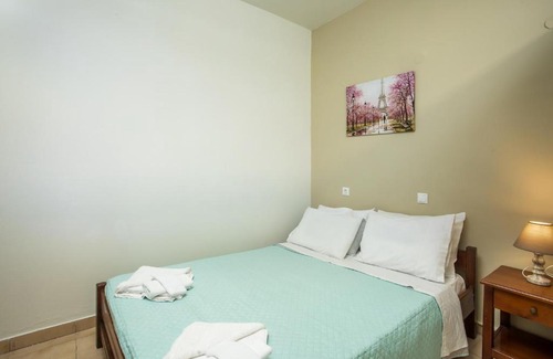 Petaloudes Apartment | Irinis studio