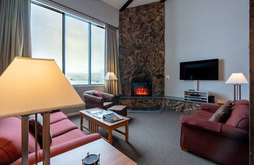 Lake Placid Condo | Iroquois Lodge u7 - Walk to Main st./Mountain View