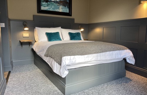 Irvine House | Irvine Guest House