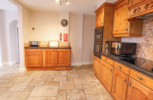 Harlech Cottage | IS Y DERI, pet friendly, character holiday cottage in Harlech