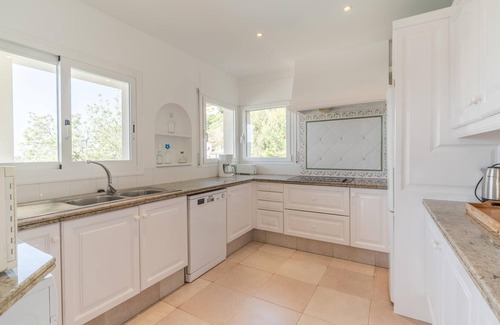 L'Escala Villa | Isabelle: Villa with private pool and sea view in Cala Montgó